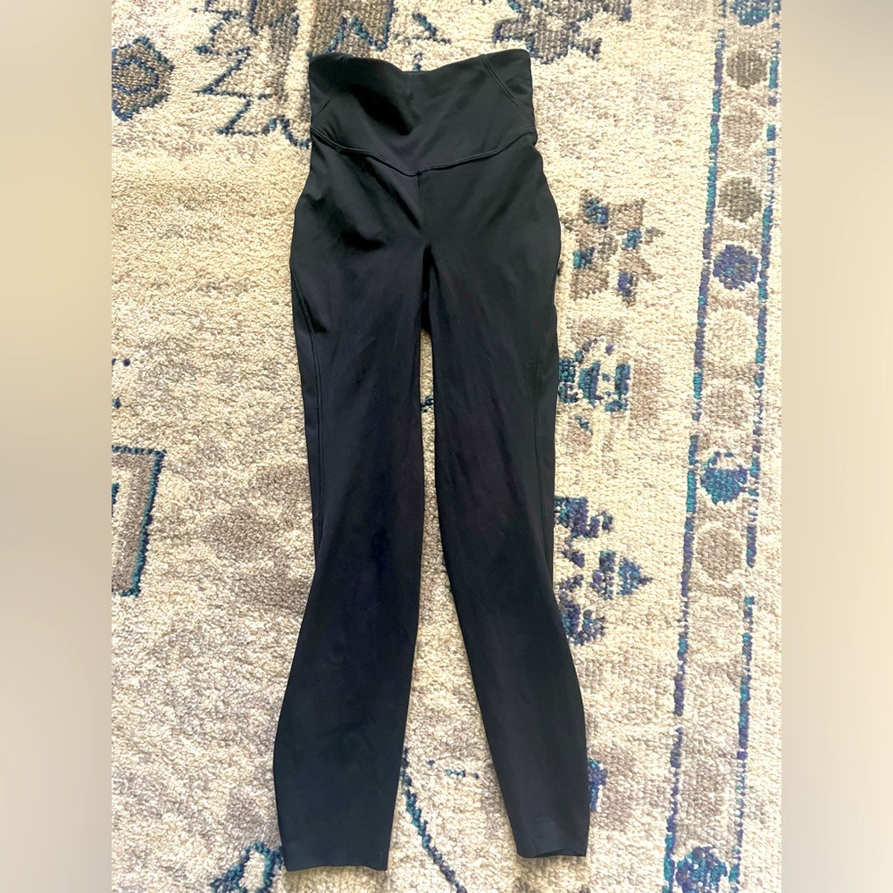 Lululemon base pace High rise crops, size 0, 23 inch inseam